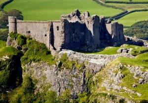 Carreg Cennen Castle - cadw